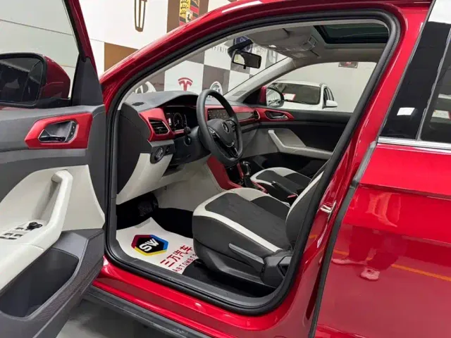 Volkswagen T-Cross — Фото автомобиля 7