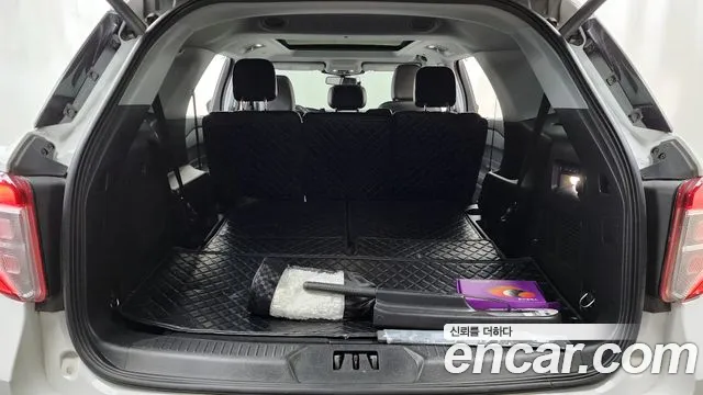 Ford Explorer — Фото автомобиля 17