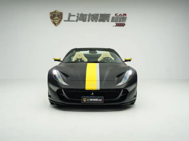 Ferrari 812 — Фото автомобиля 2