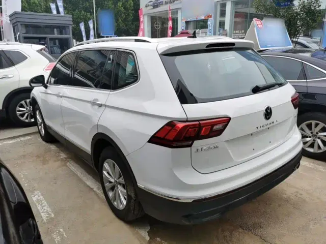 Volkswagen Tiguan L — Фото автомобиля 4