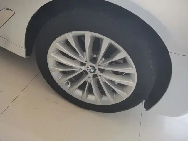 BMW 5 Series — Фото автомобиля 6