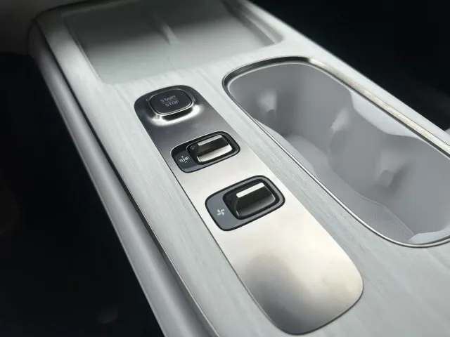 Xiaomi SU7 — Фото автомобиля 9