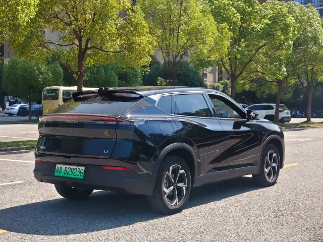 Dongfeng Fengshen L7 — Фото автомобиля 12