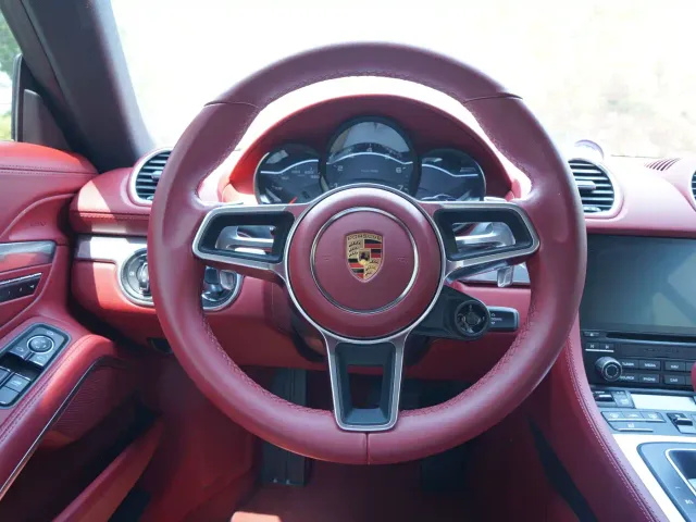 Porsche 718 — Фото автомобиля 9