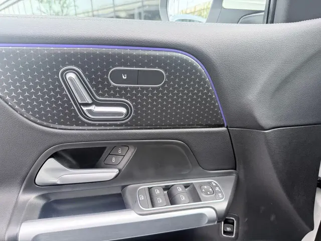Mercedes-Benz EQB — Фото автомобиля 13