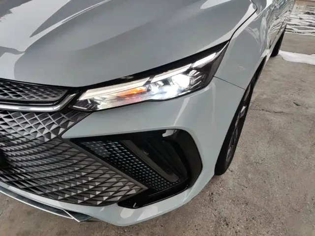 Geely Emgrand L — Фото автомобиля 22