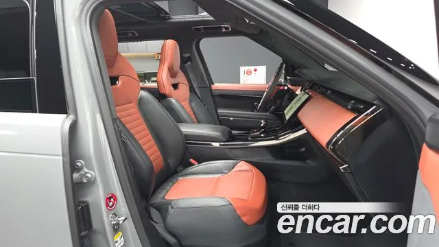 Land Rover Range Rover Sport — Фото автомобиля 11