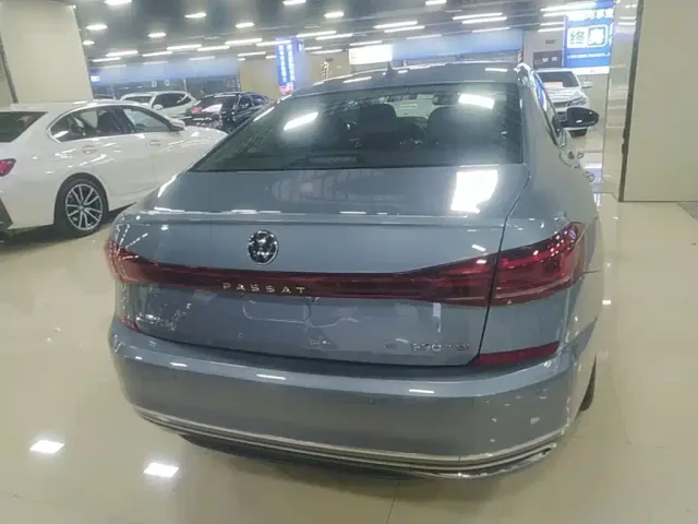 Volkswagen Passat — Фото автомобиля 5