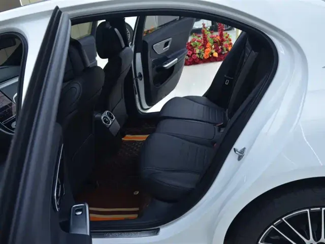 Mercedes-Benz C-Class — Фото автомобиля 5