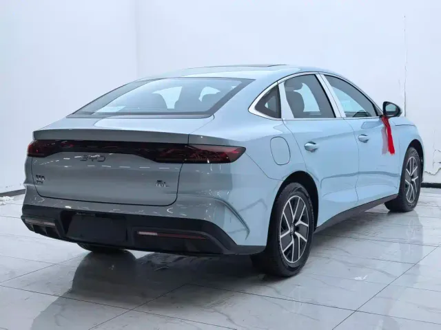 BYD Qin L — Фото автомобиля 7