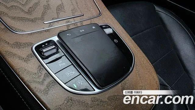 Mercedes-Benz E-Class — Фото автомобиля 30