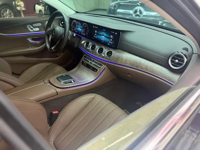 Mercedes-Benz E-Class — Фото автомобиля 20