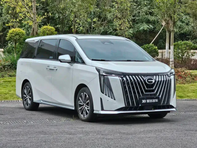 GAC Trumpchi M8 — Фото автомобиля 3