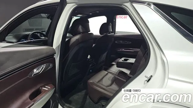 Genesis GV70 — Фото автомобиля 17
