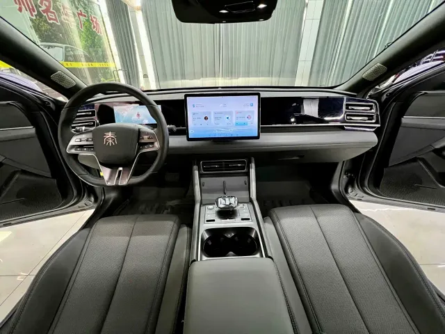 BYD Qin L — Фото автомобиля 16