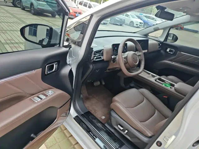 Wuling Starlight 730 — Фото автомобиля 15
