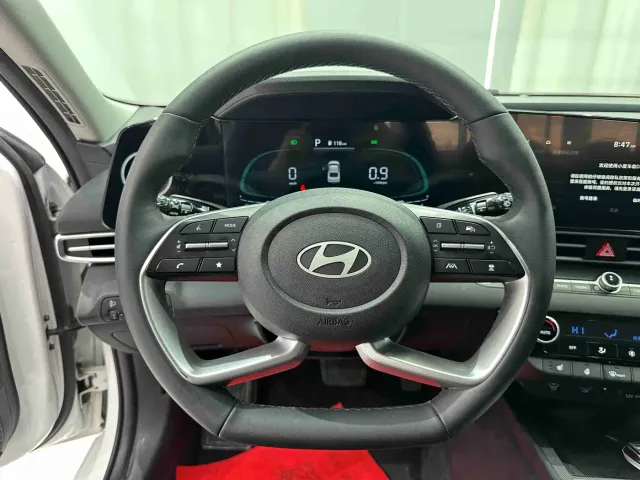 Hyundai Elantra — Фото автомобиля 11