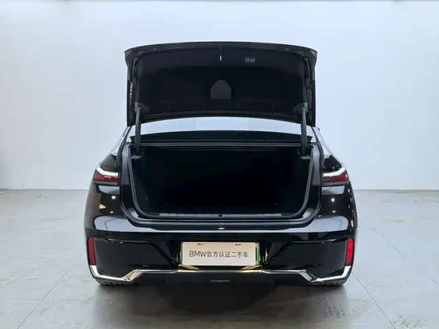 BMW i7 — Фото автомобиля 6