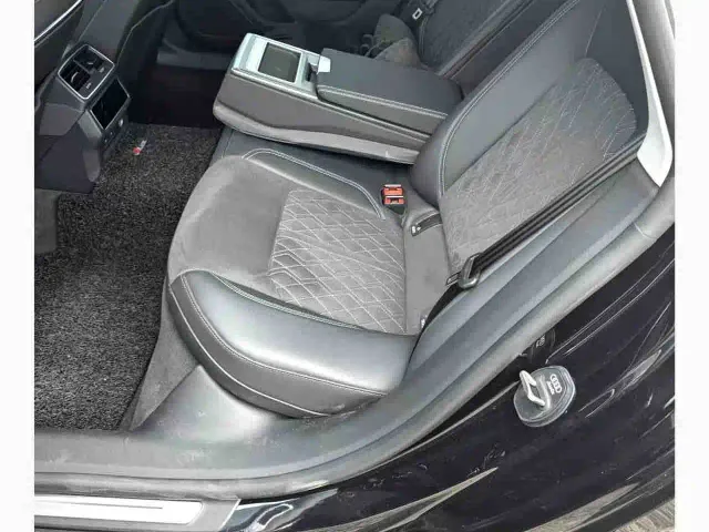 Audi A7L — Фото автомобиля 4