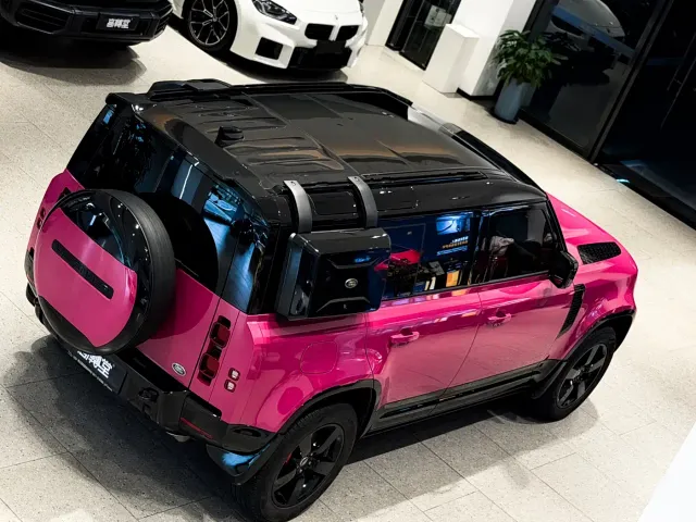 Land Rover Defender — Фото автомобиля 8