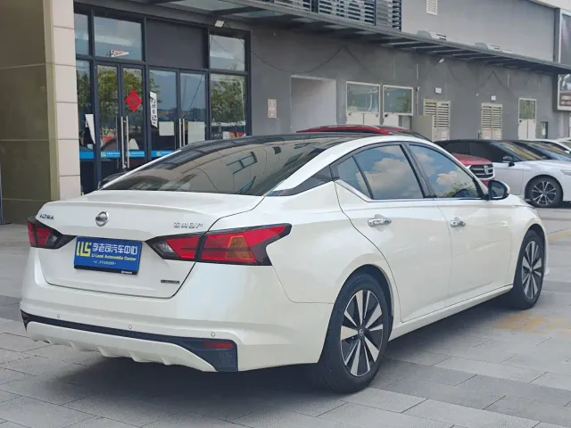 Nissan Teana — Фото автомобиля 5