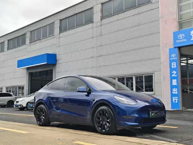 Tesla Model Y — Фото автомобиля 3