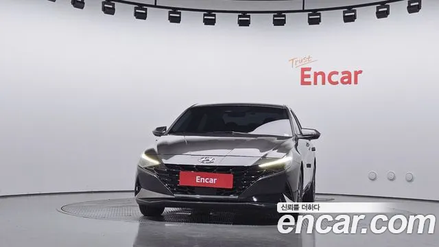 Hyundai AVANTE Avante (CN7) — Фото автомобиля 3