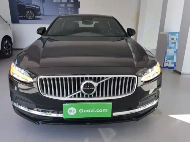 Volvo S90 — Фото автомобиля 2