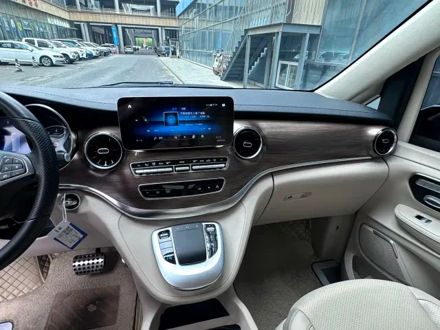 Mercedes-Benz V-Class — Фото автомобиля 15