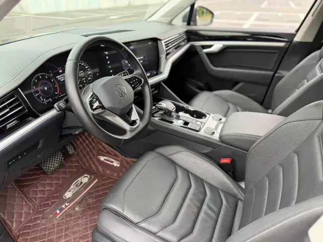 Volkswagen Touareg — Фото автомобиля 6