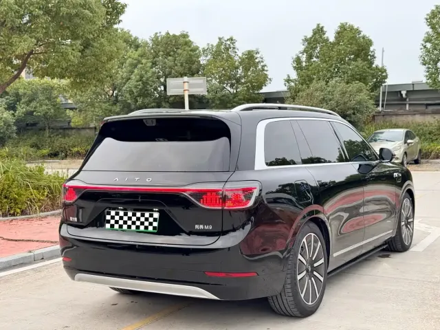 AITO Wenjie AITO M9 2026 Extended Range Ultra Edition 52kWh 6-seater — Фото автомобиля 14