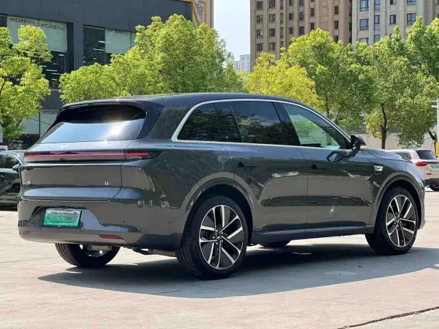 Li Auto L6 — Фото автомобиля 8