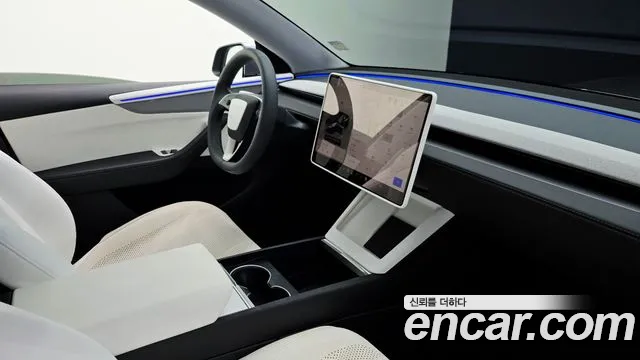 Tesla Model Y — Фото автомобиля 28