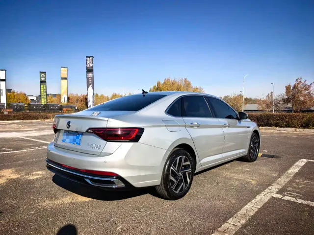 Volkswagen Sagitar — Фото автомобиля 4