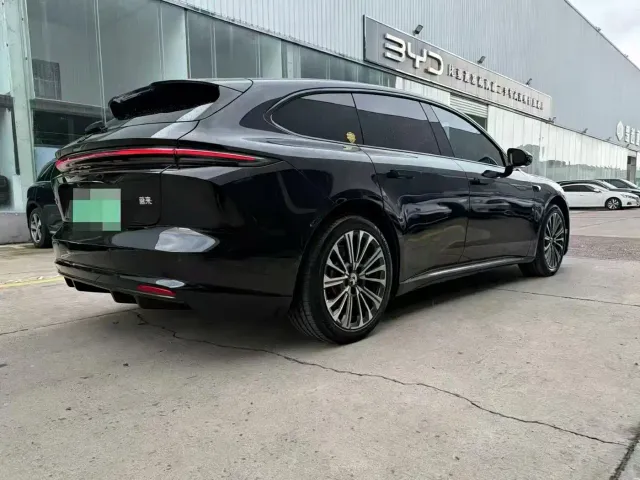 Nio ET5 Touring — Фото автомобиля 4