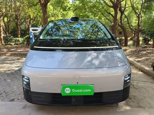 Li Auto MEGA — Фото автомобиля 2