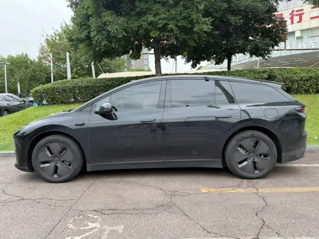 Li Auto i6 — Фото автомобиля 3