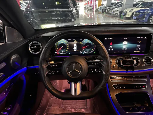 Mercedes-Benz E-Class — Фото автомобиля 7