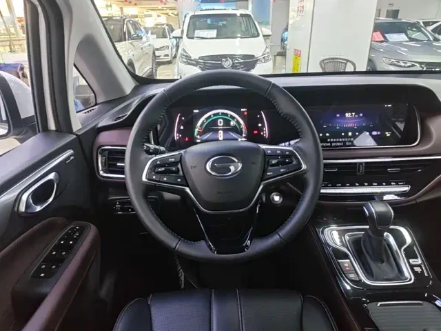GAC Trumpchi M6 — Фото автомобиля 10