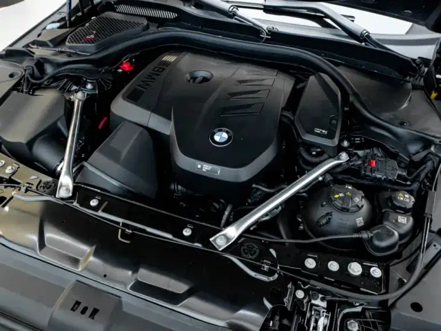 BMW BMW 5 Series 2026 BMW 530Li Year of the Horse Edition — Фото автомобиля 11