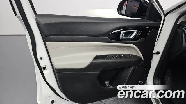 Jeep Compass 2nd Gen — Фото автомобиля 13