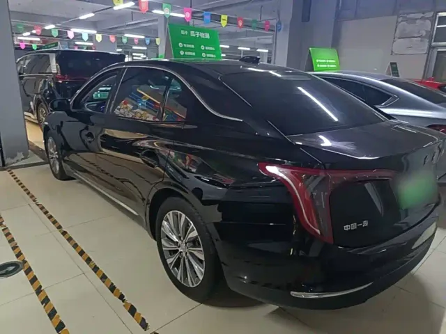 Hongqi E-QM5 — Фото автомобиля 4