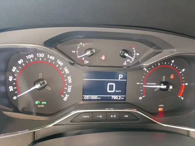 Citroen C6 — Фото автомобиля 11