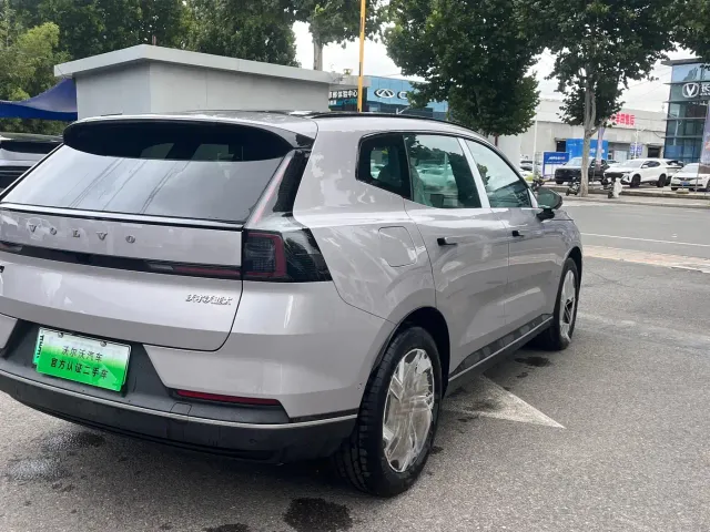 Volvo XC70 Plug-in Hybrid — Фото автомобиля 2