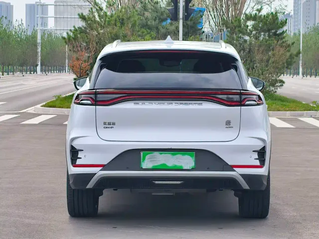 BYD Tang — Фото автомобиля 5