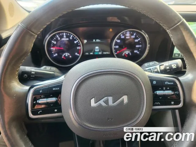 Kia Carnival Generation 4 — Фото автомобиля 13