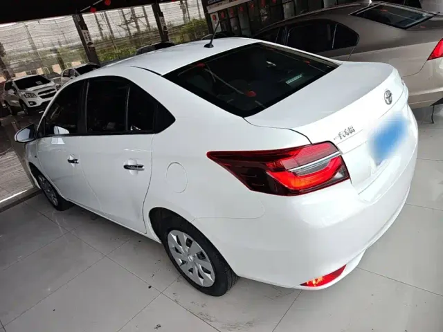 Toyota Vios — Фото автомобиля 4