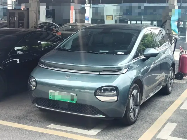 Фотография автомобиля — Baojun Cloud