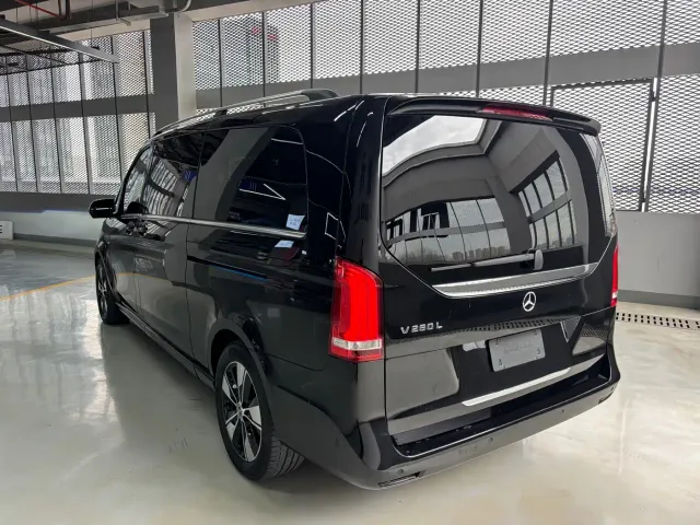 Mercedes-Benz V-Class — Фото автомобиля 12