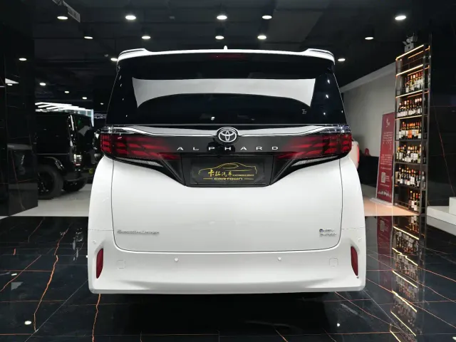 Toyota Alphard — Фото автомобиля 9